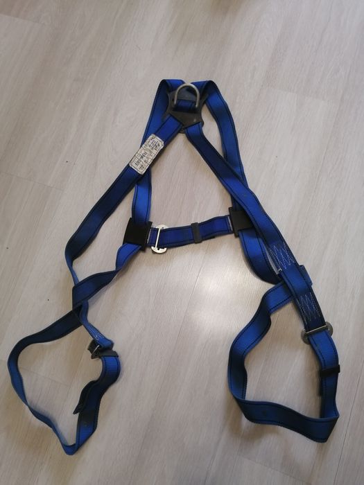 Страховочная обвязка