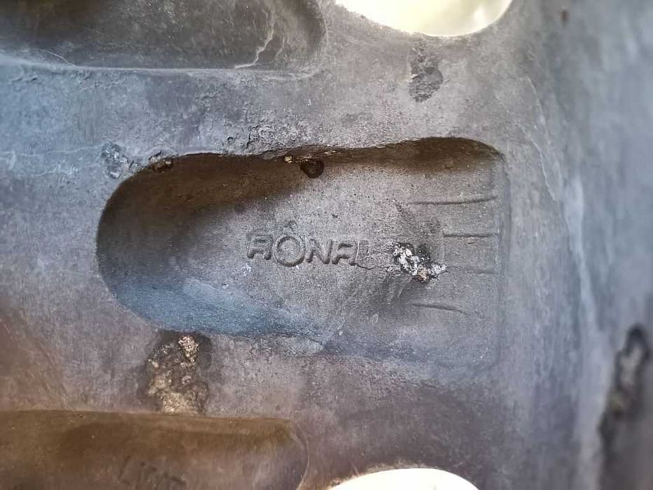 Продам оригинальные легкосплавные диски "Ronal" на Audi 100.