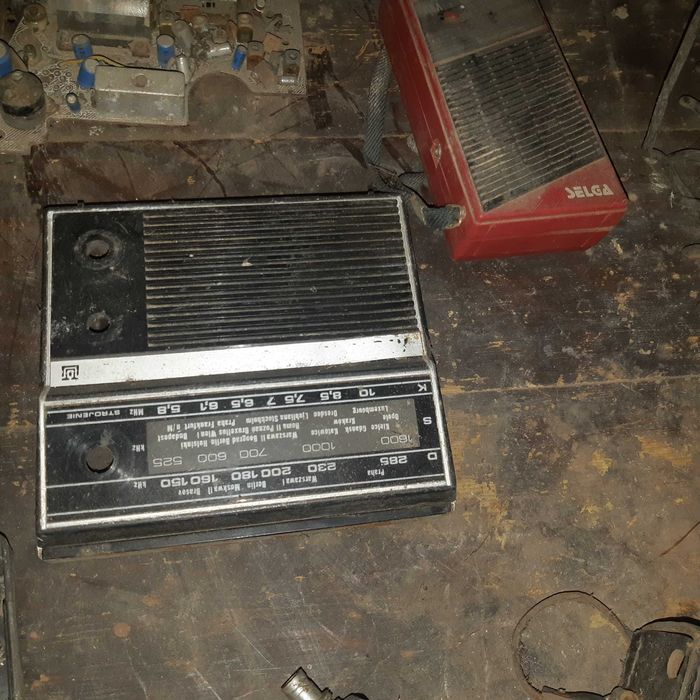 Антични уреди ,радиа и др.