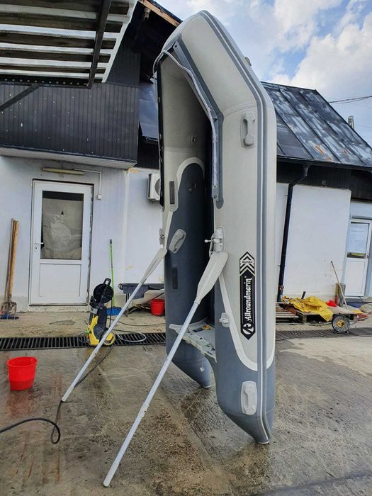 Combo .Motor barca yamaha 9,9 cv si barca 3.30