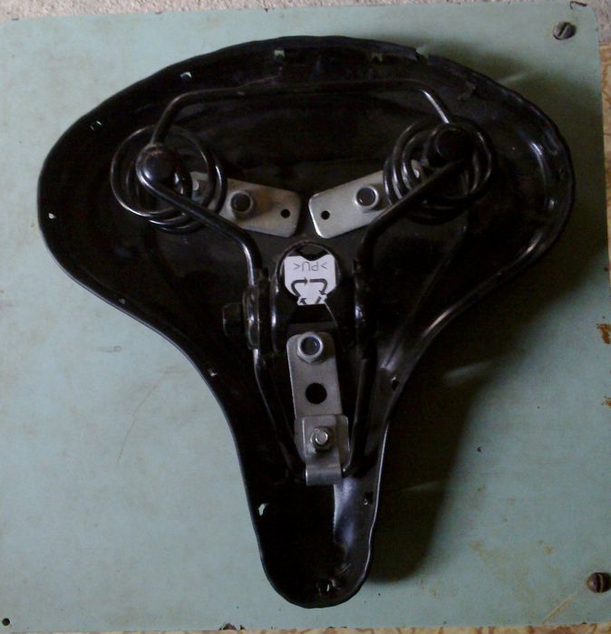 Сиденье к велосипеду