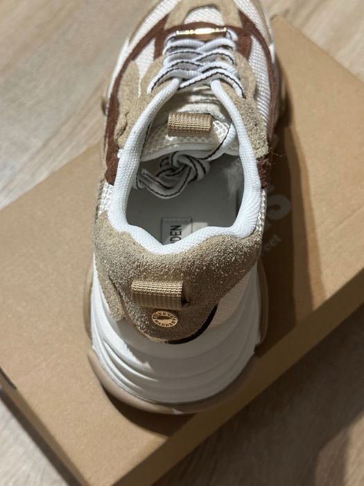 STEVE MADDEN  Possenssion-E