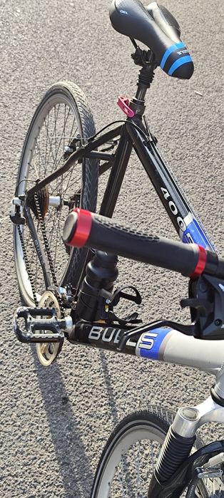 Vând bicicletă Bulls cadru de aluminiu 54 cm 22 inch 24 viteze roți 28