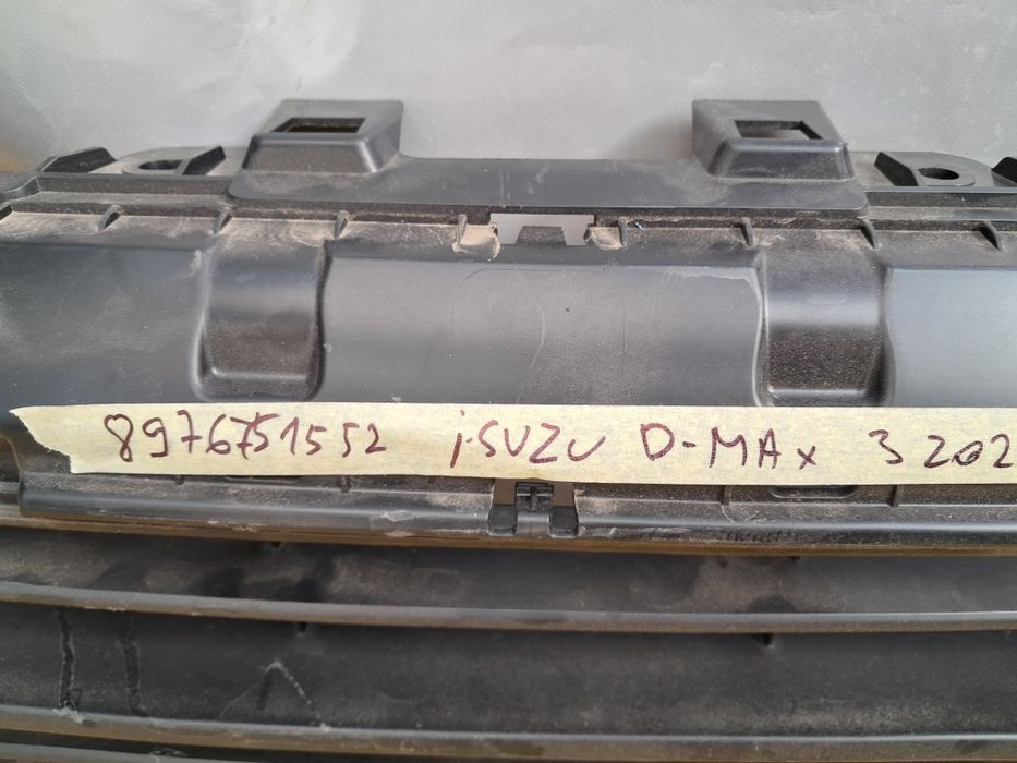Грил решетка Isuzu  D-Max 3 2020г