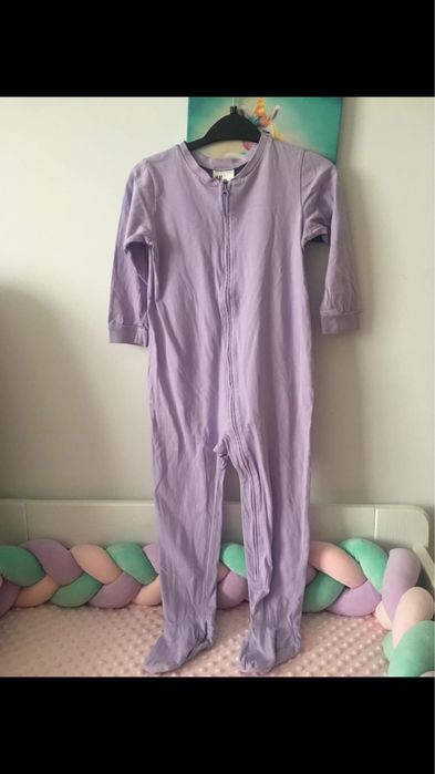 Vand salopete/ pijamale de dormit pentru copii.