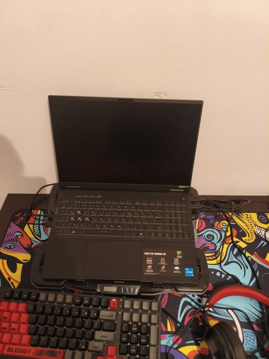 ноутбук+комплектами