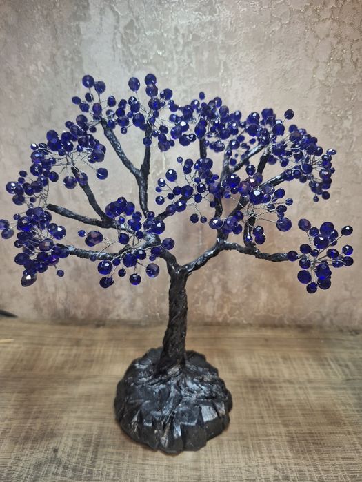 Дерево из бисера,горного хрусталя