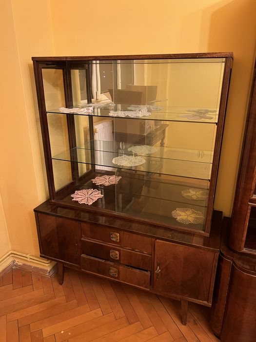 Biblioteca si mobila sufragerie