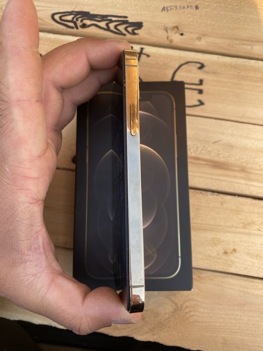 Iphone 12 pro в хорошем состоянии