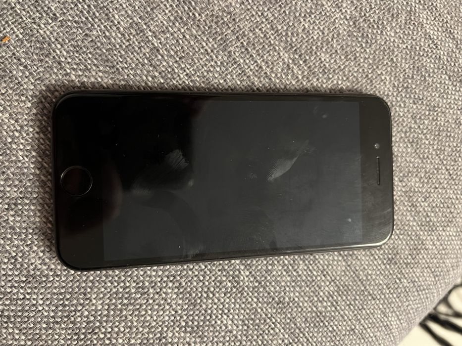 Vand iPhone 8 functional