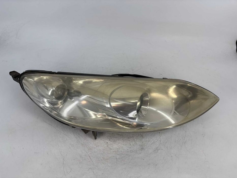 Far dreapta Peugeot 407 an 2006