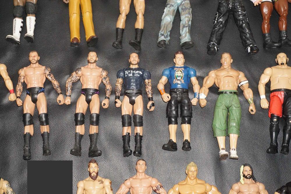 64 Кеч Фигури D-Von Dudley/Test/Lita/Lana/Booker T/Edge/CM Punk/Miz