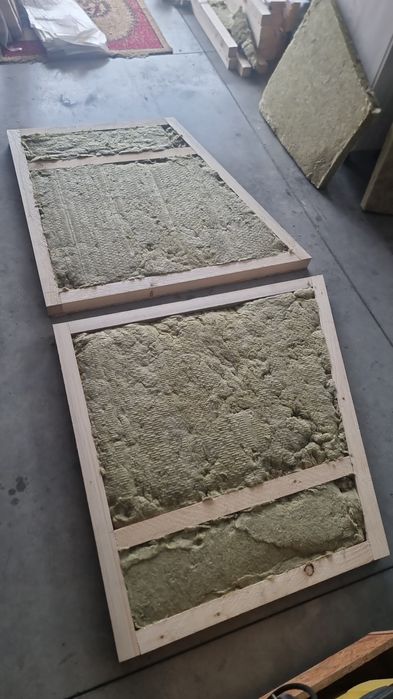 Vand cusca pentru caini