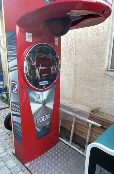 Игровой автомат:(силомер-боксер)