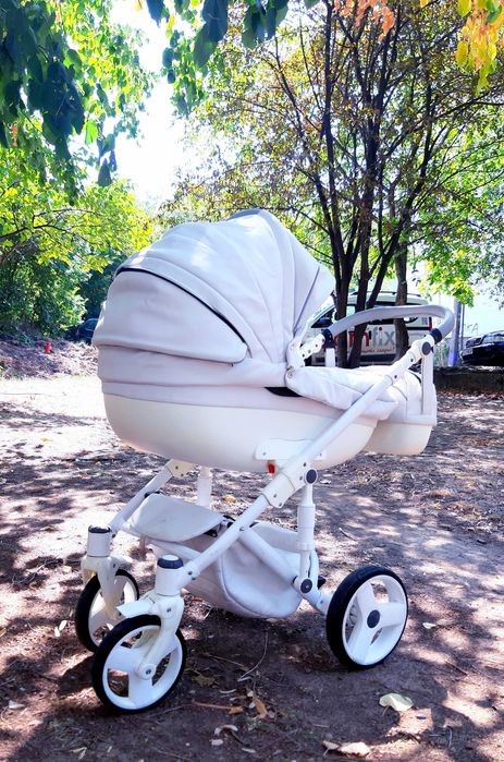 Бебешка количка Skay с два коша