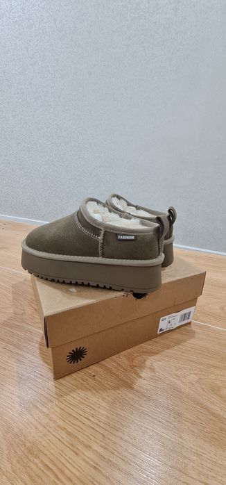 Продаю угги 35 размер