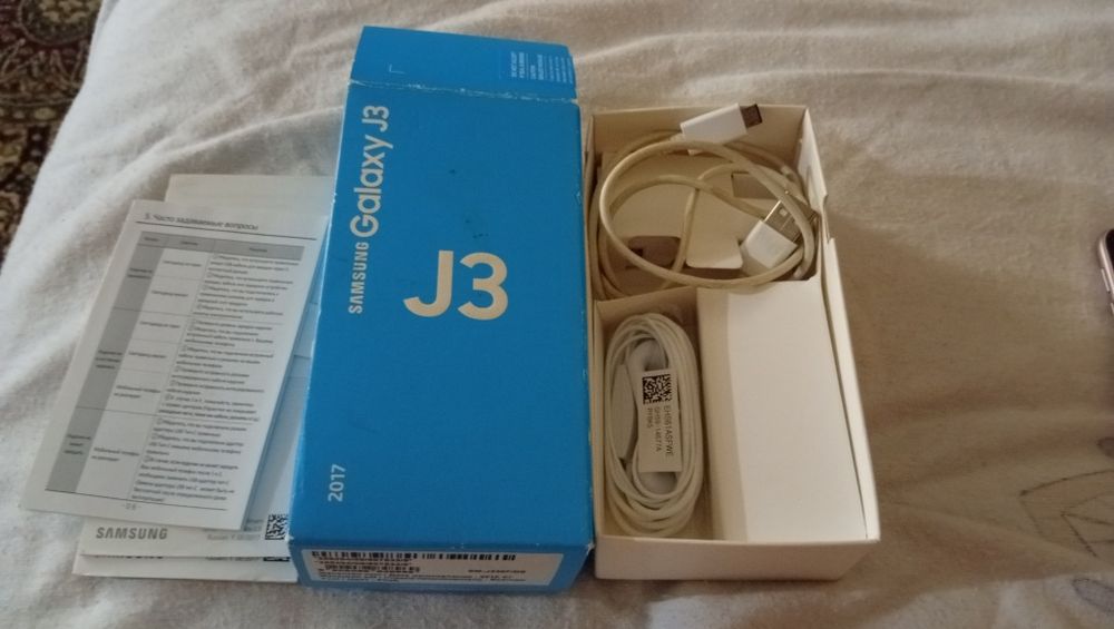 Продаю телефон Galaxy J3 Samsung