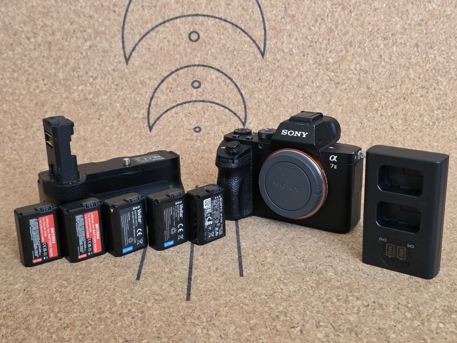 Sony a7II + грип и 5 батерии