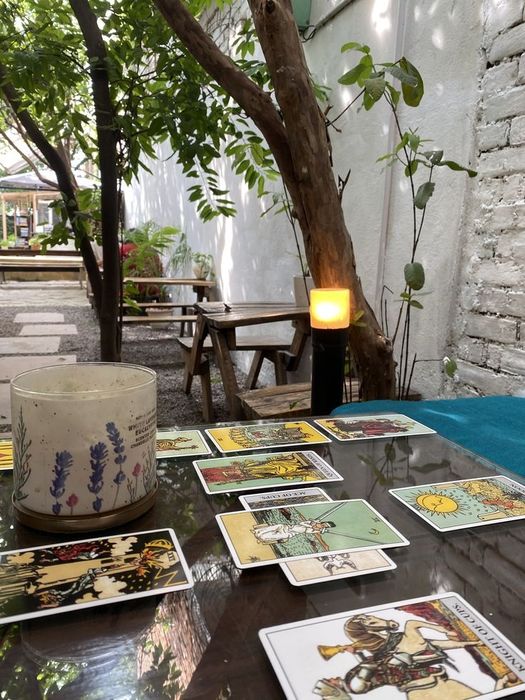 Смотрю через ментальное поле.