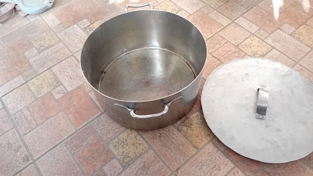 Голям  казан  неръждавейка