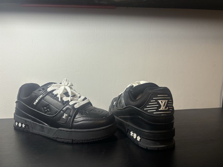 Louis Vuitton Trainers negrii marimea 42