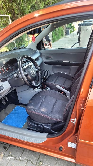 Vând mazda 2 din anul 2003
