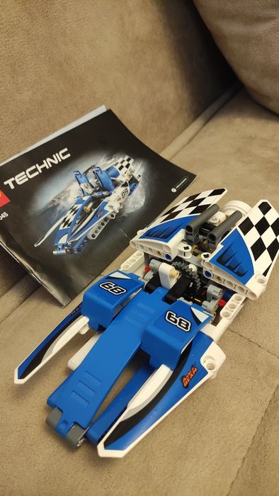 LEGO® Technic 2 в 1 - Хидроплан 42045
