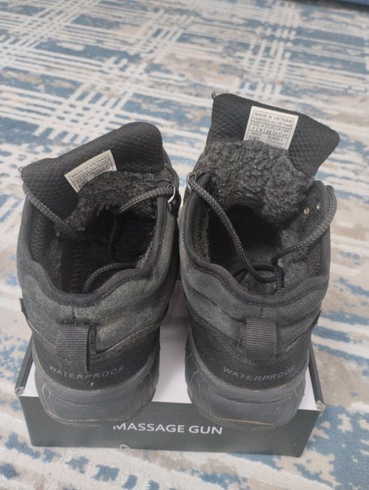 Қысқы кроссовка сатылады