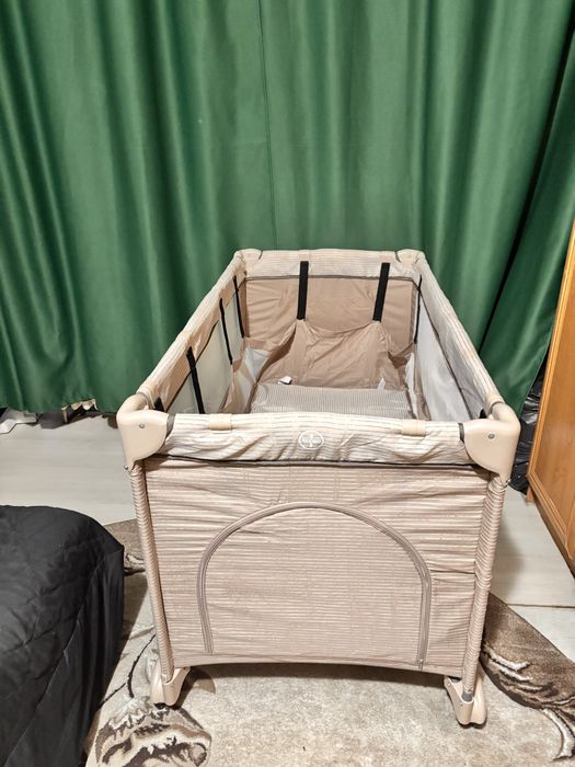 Pătuț pliabil Bebe Royal 120x60 cm, cu masă de înfășat și nivel pentru nou-născut
