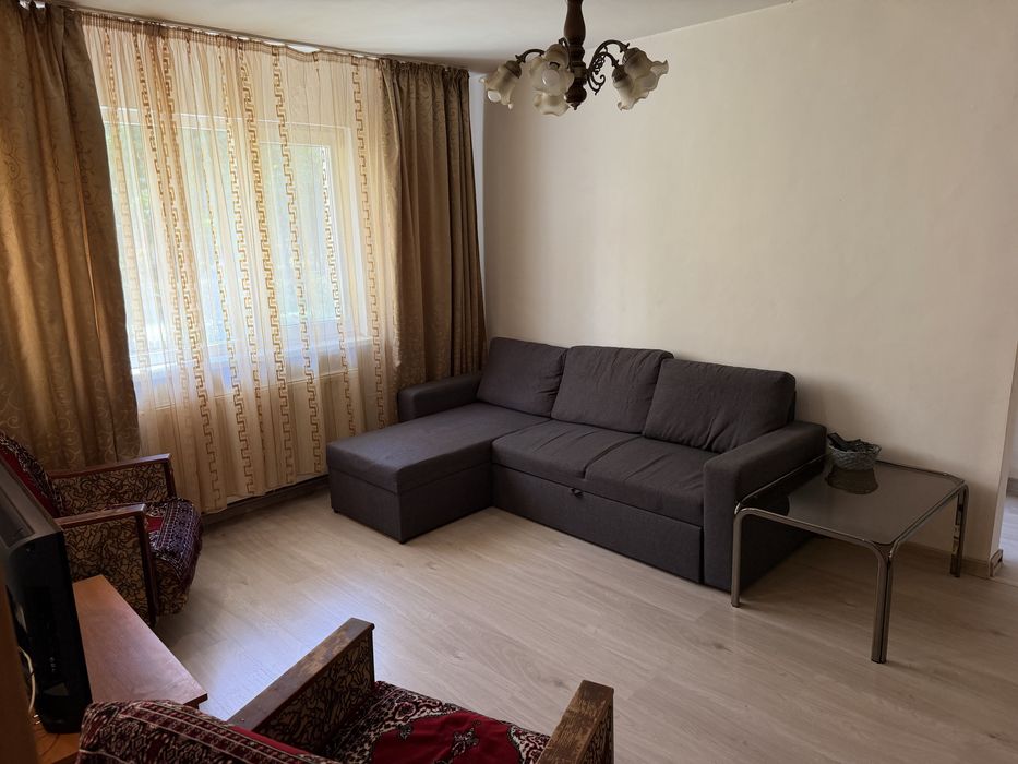 Apartament cu 2 camere, mobilat, de închiriat!