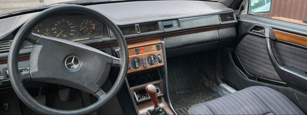 Срочно продам Мерс 124