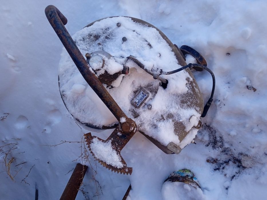 Двиготель бензиновый