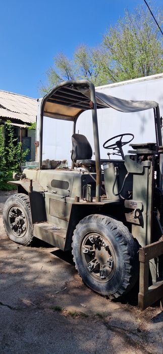 Вилочный погрузчик военый