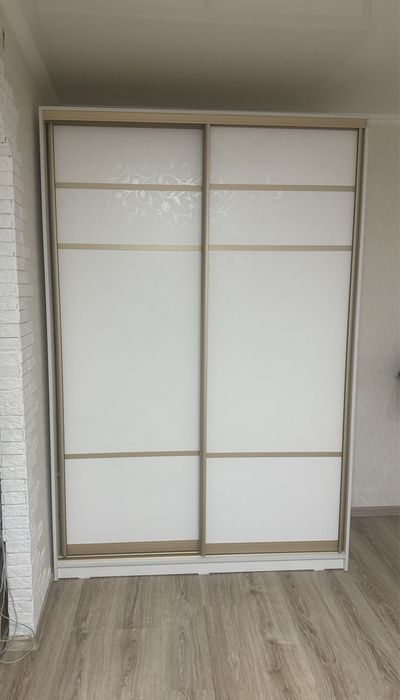 Продам плательный шкаф