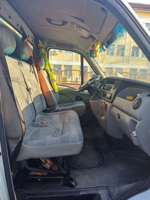 Vând autoutilitara Renault Master,