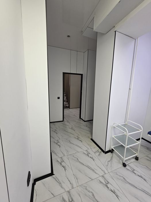 Кабинет в аренду в салоне