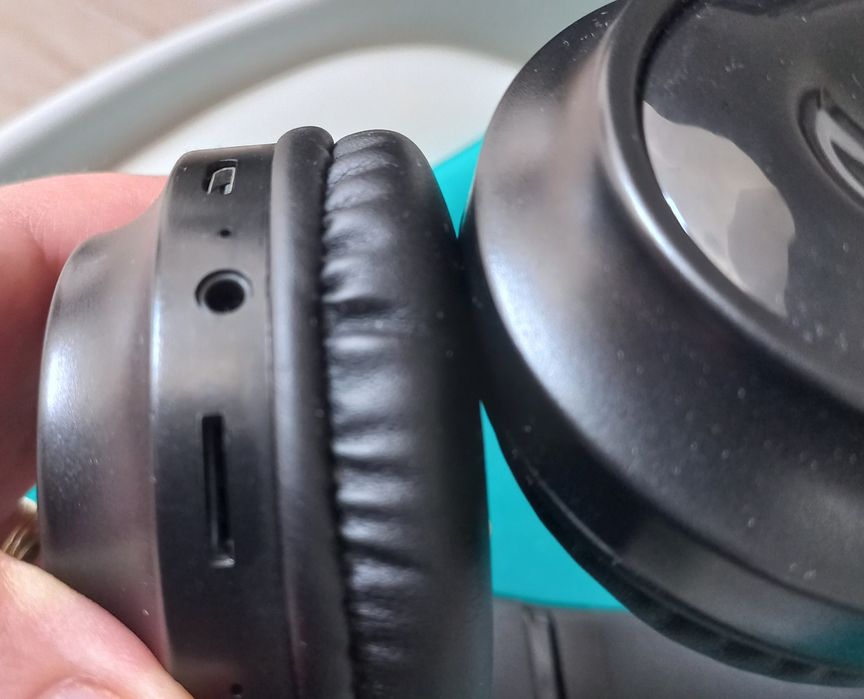 Casti wireless Over-Ear, urechi de pisica cu jocuri de lumini