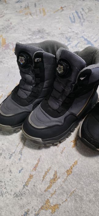 Продам детские зимние ботинки (дутыши)