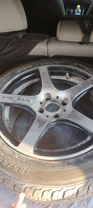 Продам диски р15 с резиной