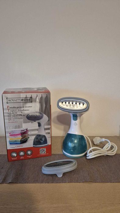 Aparat fier de calcat vertical cu abur Royalty Line RL-GS1200, 1200W, 250ml