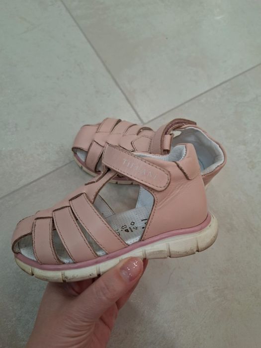 Сандалии Tiflani