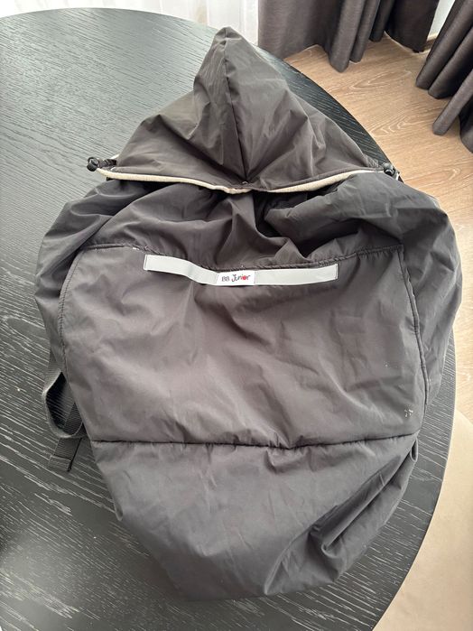 Manduca First, Marsupiu