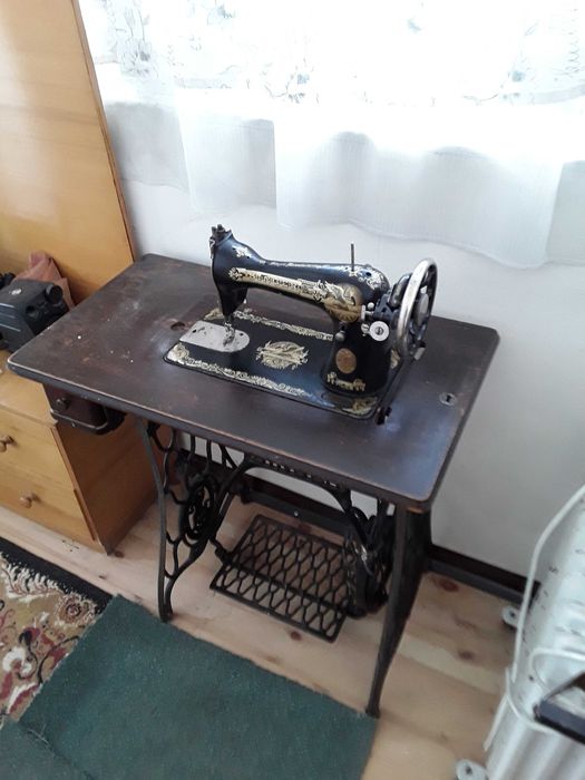 pendula Gustav Becker,masina de cusut Singer 1904.