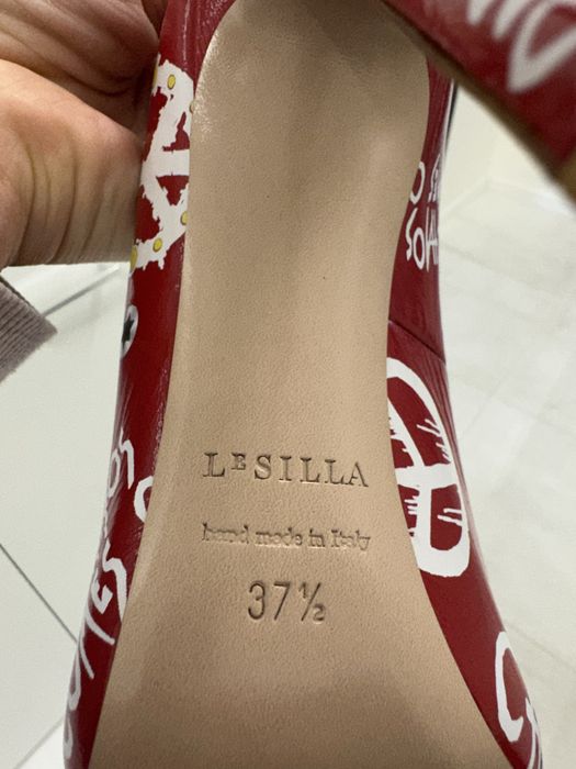 Елегантни обувки на ток