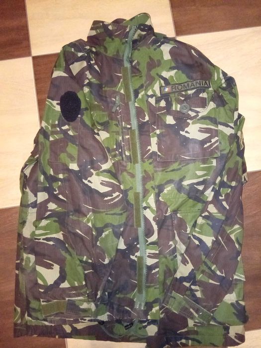 Tinute,  bocanci și accesorii militare