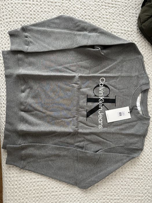 Pulover Calvin Klein L/M nou