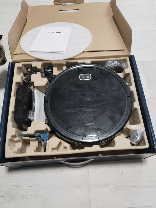 Продам робот пылесос.