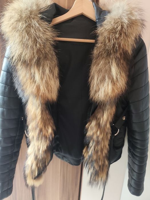 Естествена кожа яке S с яка естествен косъм