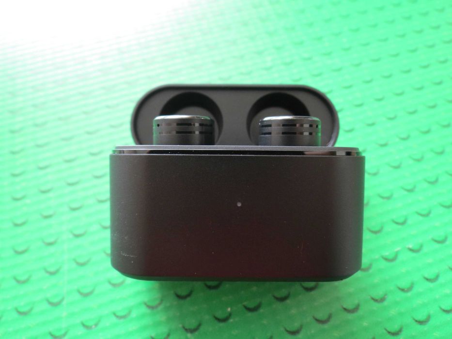 1MORE PistonBuds Pro cu Bluetooth 5.2, dotate cu tehnologie QuietMax de anulare hibridă a zgomotului (ANC).