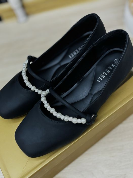 Nafis marjonli  ayollar tuflisi